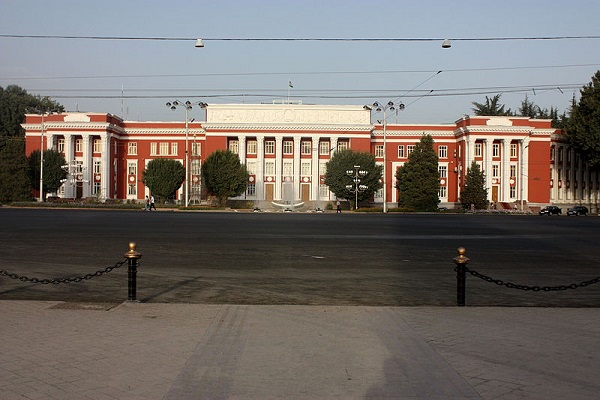 Parliament restricts registration of SIM card in Tajikistan